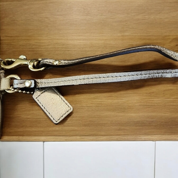 Coach New York Graffiti Script Logo Tan Gold Sparkly puffy Heart Wristlet - Picture 7 of 8